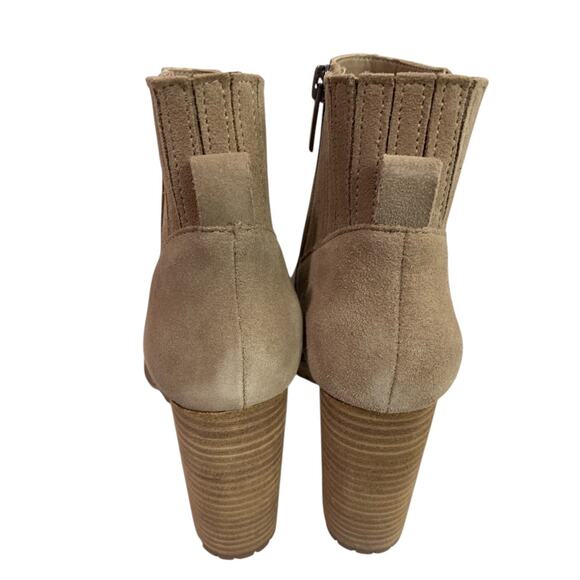 Size 6M Vince Camuto Womens Heeled Booties Truffle Taupe Suede Ernessa - Picture 6 of 13